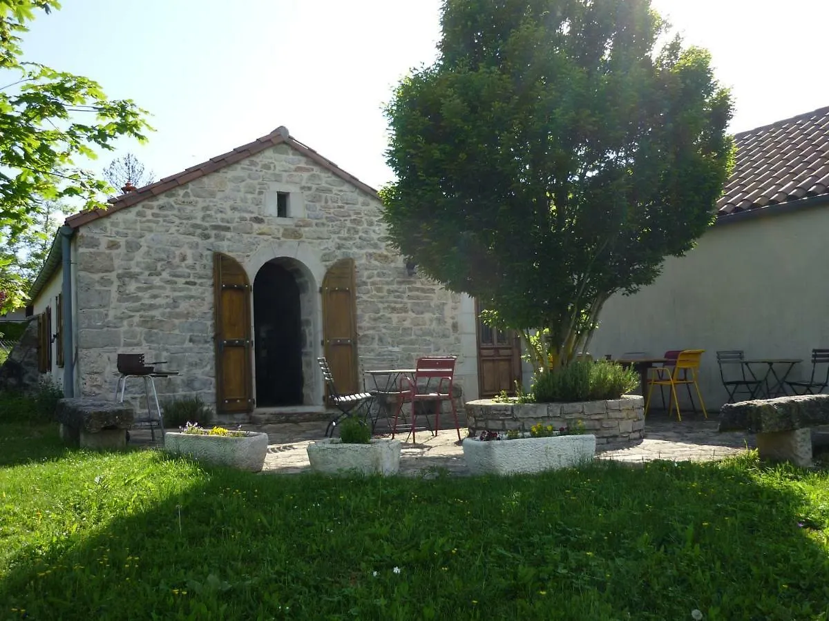 Holiday home Gite Des Frenes En Terrain Clos Millau